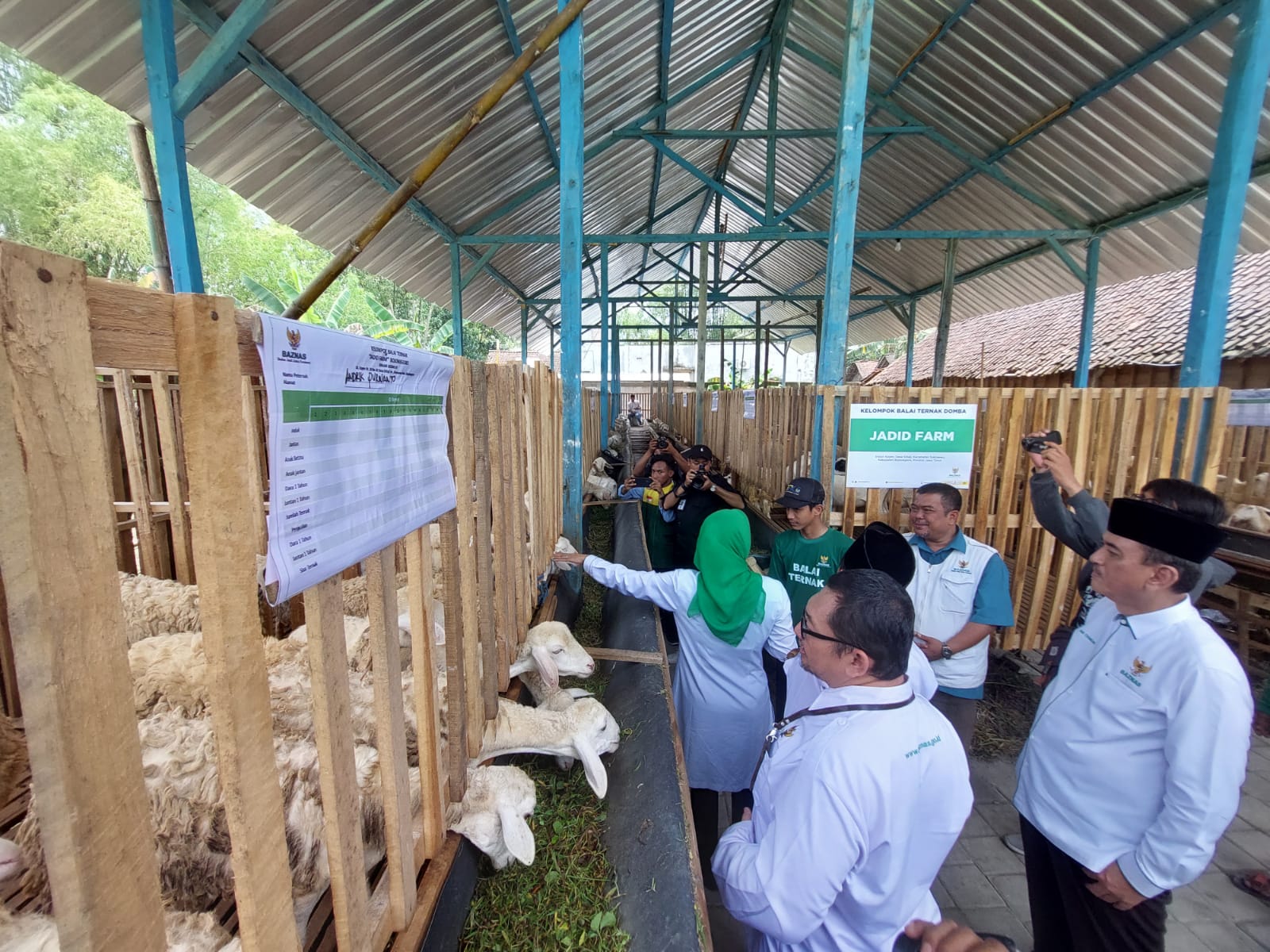 BAZNAS RI luncurkan balai ternak di Bojonegoro BAZNAS RI luncurkan balai ternak di Bojonegoro