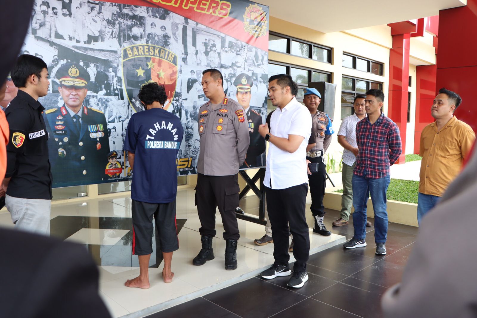 Rudapaksa anak kandung berulang kali, DS ditahan petugas 