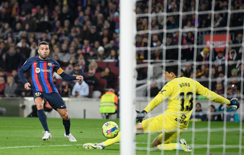 Barca jauhi kejaran Real Madrid setelah menang 3-0 atas Sevilla Barca jauhi kejaran Real Madrid setelah menang 3-0 atas Sevilla