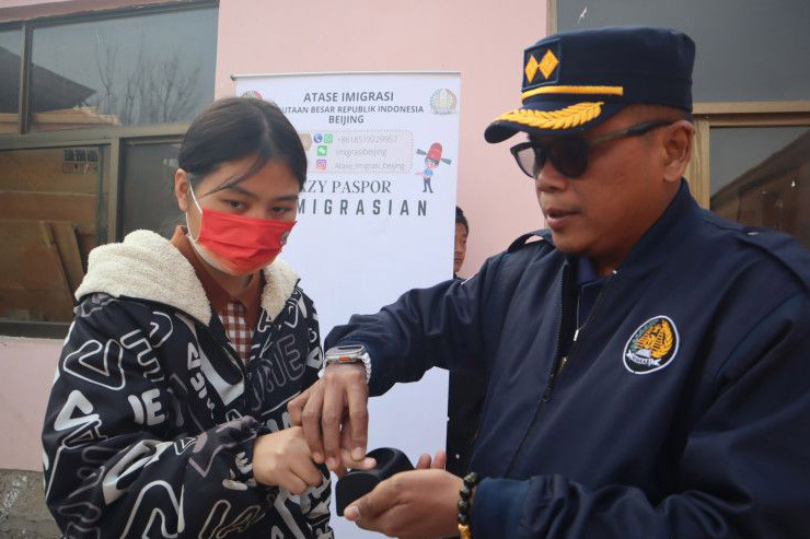 KBRI Beijing perintahkan WNI bermasalah pemegang SPLP tinggalkan China KBRI Beijing perintahkan WNI bermasalah pemegang SPLP tinggalkan China