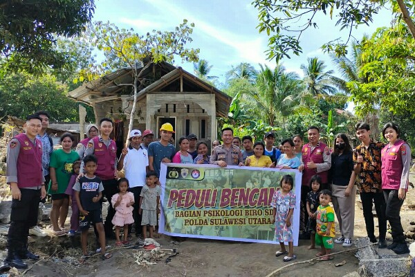 Tim Polda Sulut gelar trauma healing untuk warga terdampak banjir Bailang Tim Polda Sulut gelar trauma healing untuk warga terdampak banjir Bailang