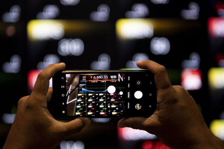 IHSG Selasa dibuka menguat 7,08 poin IHSG Selasa dibuka menguat 7,08 poin