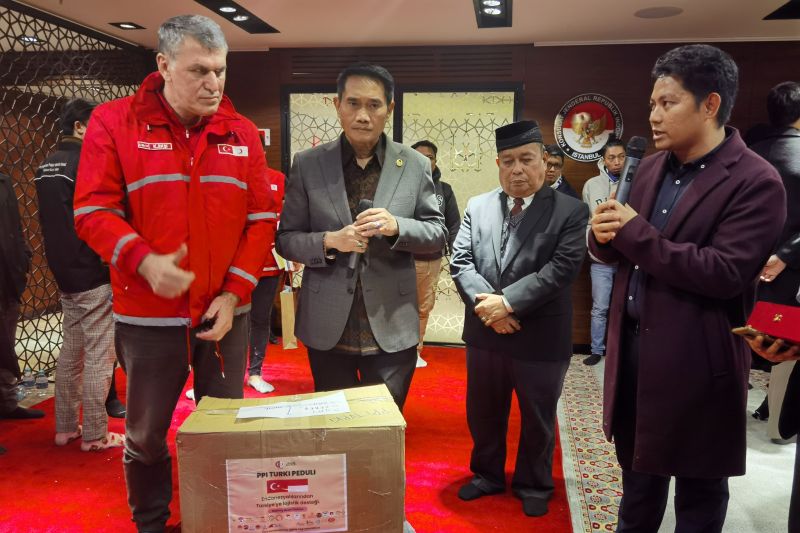 KJRI Istanbul fasilitasi penyerahan bantuan untuk korban gempa Turki KJRI Istanbul fasilitasi penyerahan bantuan untuk korban gempa Turki
