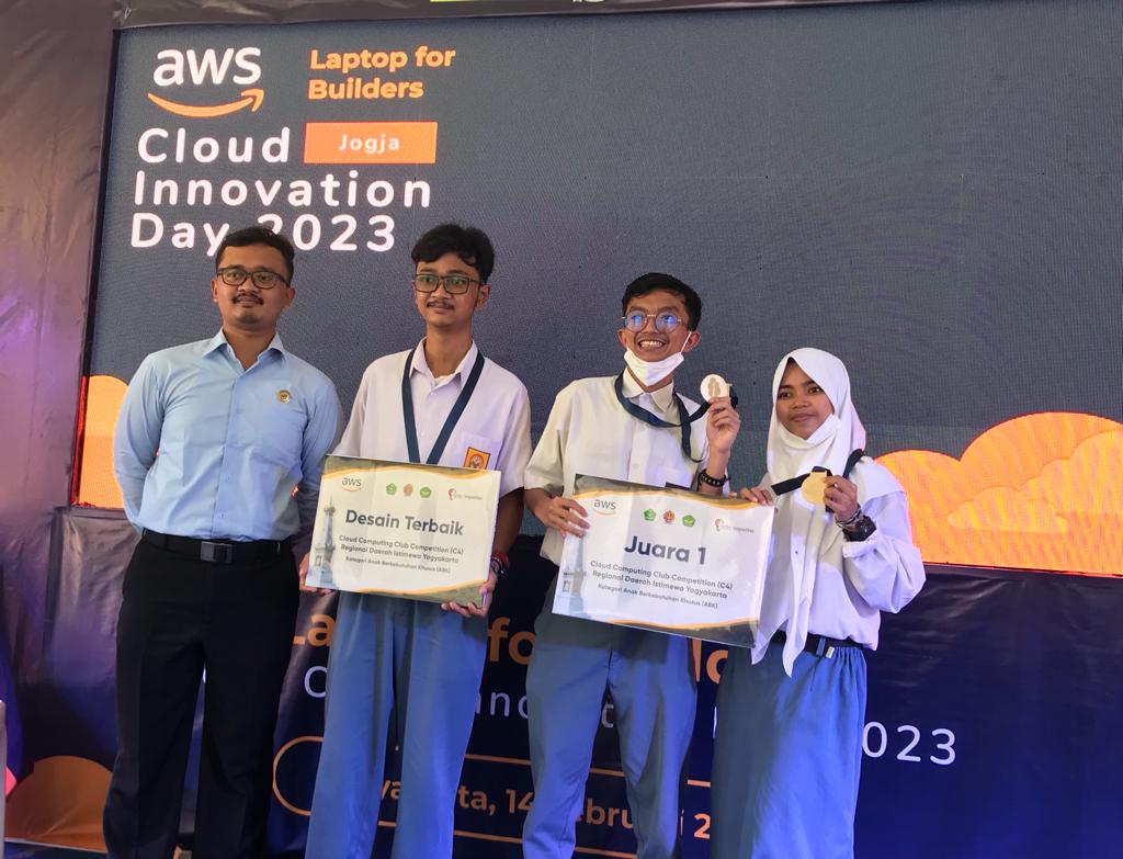 Program Laptops for Builders dorong kemampuan digital siswa dan guru di Yogyakarta Program Laptops for Builders dorong kemampuan digital siswa dan guru di Yogyakarta