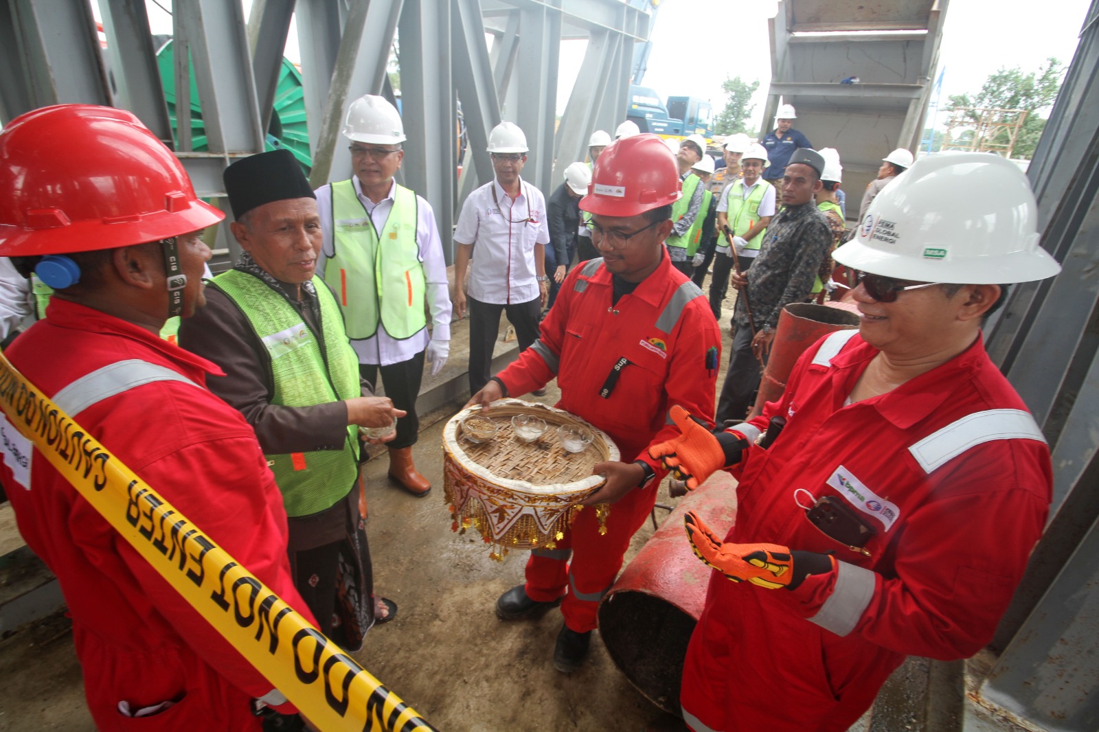 PGE lakukan Peusijuek mulai pemboran sumur migas A-55A di Aceh Utara PGE lakukan Peusijuek mulai pemboran sumur migas A-55A di Aceh Utara