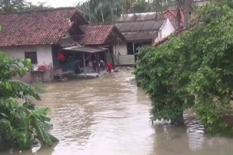 6.436 jiwa terdampak banjir di enam kecamatan Kabupaten Bekasi 6.436 jiwa terdampak banjir di enam kecamatan Kabupaten Bekasi