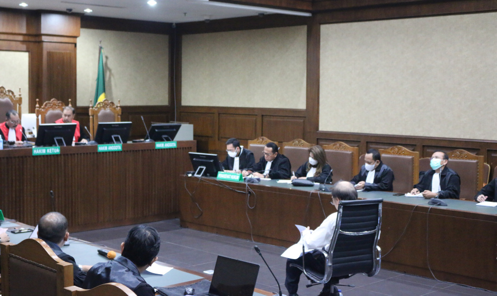 Kecewa vonis Bos Duta Palma, penasehat hukum nilai hakim tipikor abaikan UU Ciptaker Kecewa vonis Bos Duta Palma, penasehat hukum nilai hakim tipikor abaikan UU CiptakerÂ