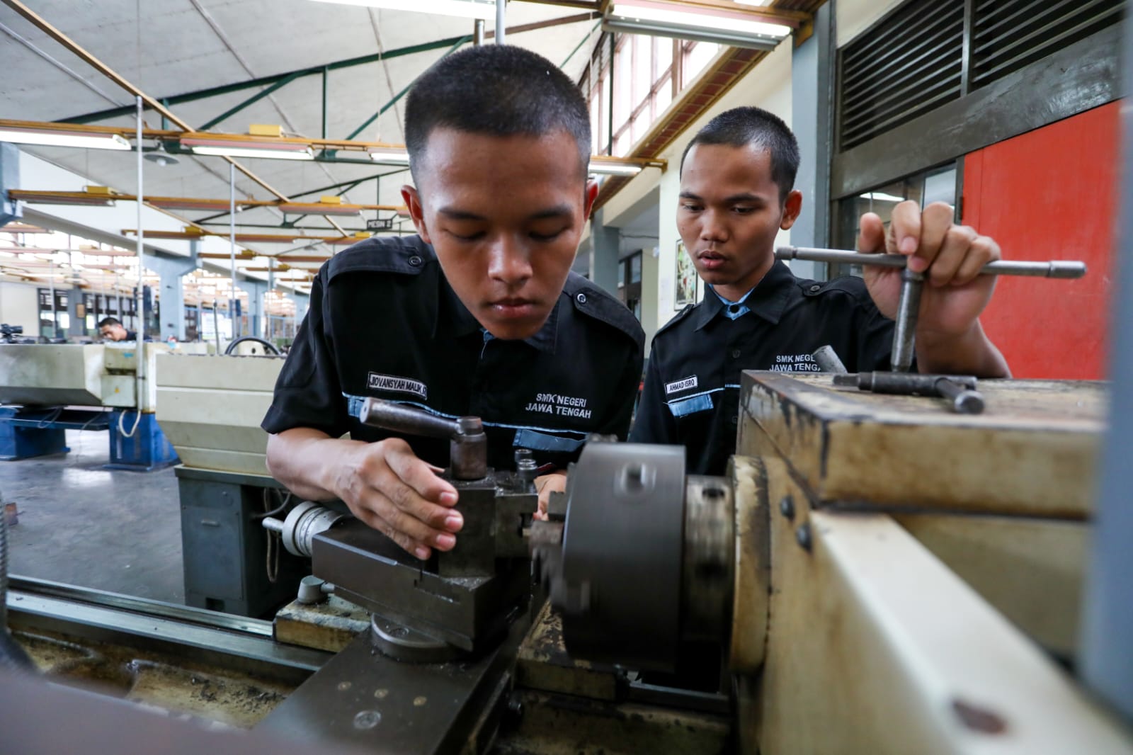 Siswa keluarga miskin di Jateng dapat belajar di 15 SMK Negeri dengan gratis Siswa keluarga miskin di Jateng dapat belajar di 15 SMK Negeri dengan gratis