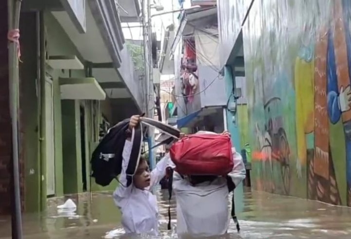 Luapan Ciliwung akibatkan 50 rumah di Kelurahan Cawang terendam