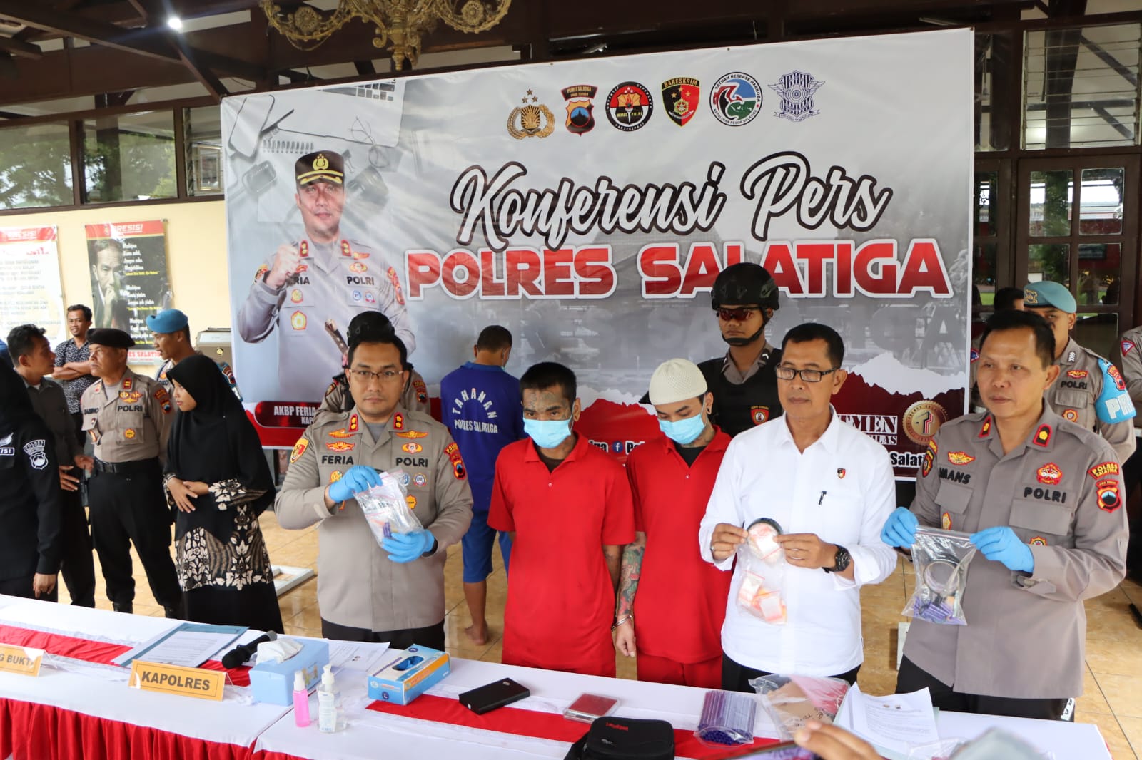 Satres Narkoba Polres Salatiga bekuk dua pengedar sabu Satres Narkoba Polres Salatiga bekuk dua pengedar sabu