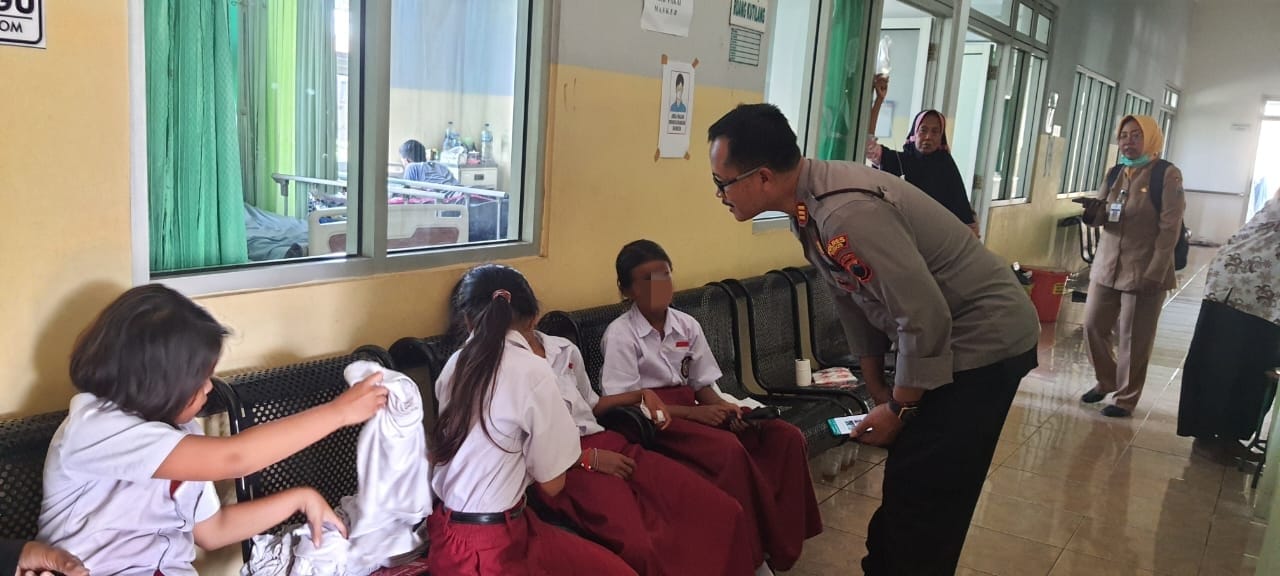 25 siswa SD 2 Mejobo Kudus keracunan jajanan 25 siswa SD 2 Mejobo Kudus keracunan jajanan