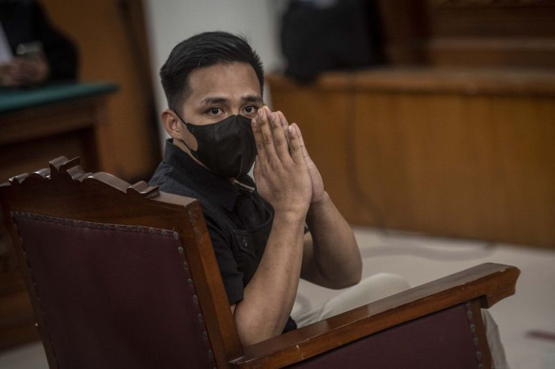 Bharada E divonis 1 tahun 6 bulan penjara