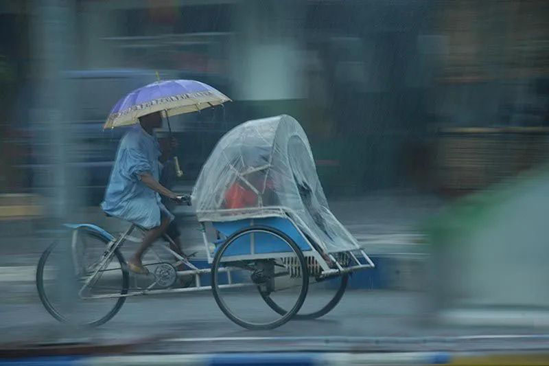 Hujan diprakirakan mengguyur sejumlah kota besar di Indonesia