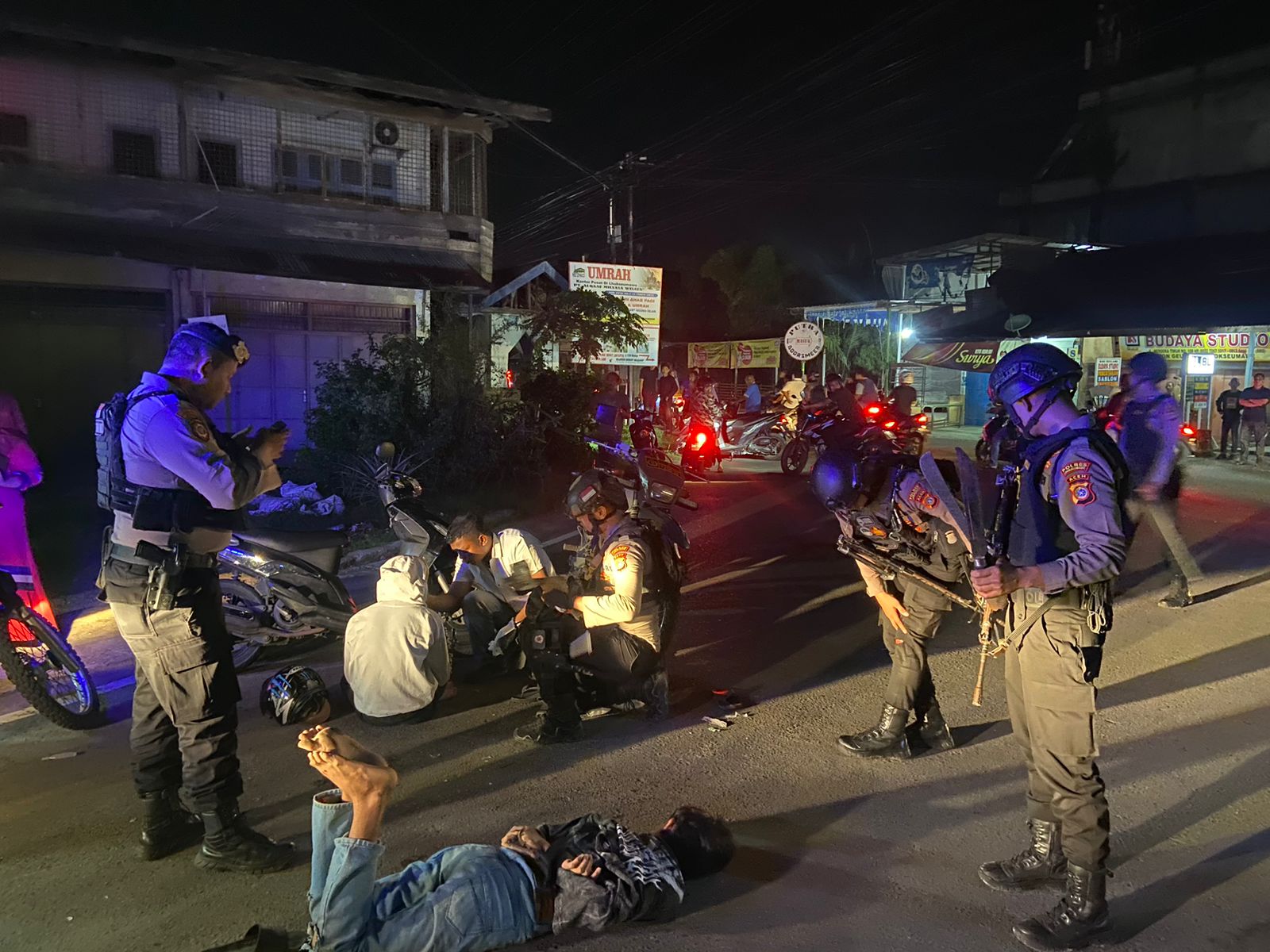 Tim URC Polres Lhokseumawe amankan dua remaja bawa sajam di Mon Geudong