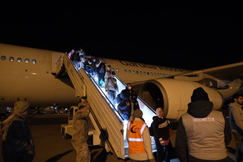 Gelombang kedua bantuan kemanusiaan Indonesia tiba di Turki Gelombang kedua bantuan kemanusiaan Indonesia tiba di Turki