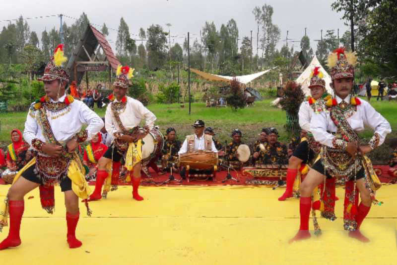 375 kelompok kesenian di Temanggung terima bantuan Rp13,7 miliar 375 kelompok kesenian di Temanggung terima bantuan Rp13,7 miliar