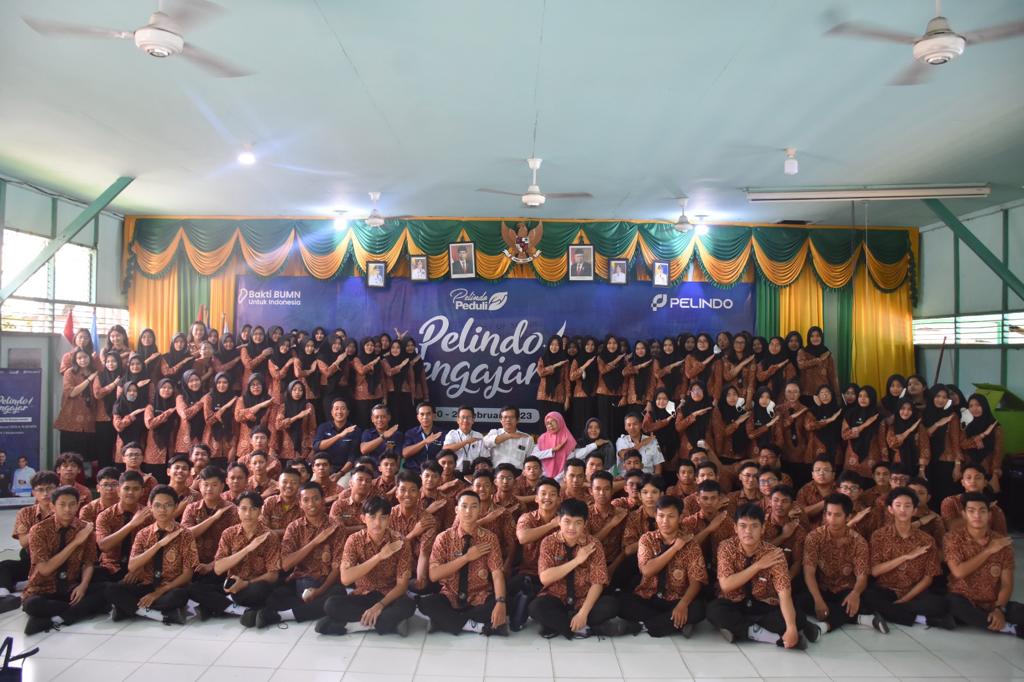 Pelindo Mengajar goes to SMAN 7 Banjarmasin Pelindo Mengajar goes to SMAN 7 Banjarmasin