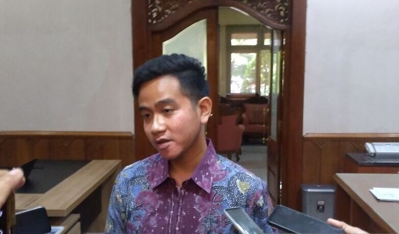 Gibran pastikan Masjid Raya Sheikh Zayed penuh kegiatan Ramadan Gibran pastikan Masjid Raya Sheikh Zayed penuh kegiatan Ramadan