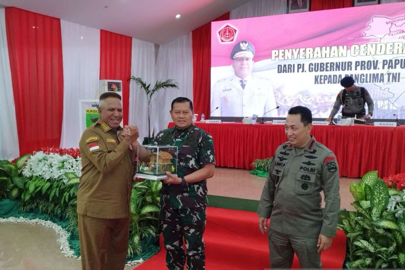 Kehadiran Panglima TNI-Kapolri di Papua Barat tunjukan kebersamaan Kehadiran Panglima TNI-Kapolri di Papua Barat tunjukan kebersamaan