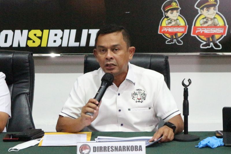 Polda Metro tangkap aktor Revaldo atas dugaan penyalahgunaan narkoba Polda Metro tangkap aktor Revaldo atas dugaan penyalahgunaan narkoba