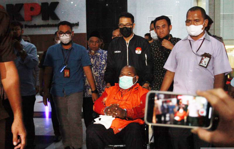 Kemenkumham cekal istri Lukas Enembe berpergian ke luar negeri Kemenkumham cekal istri Lukas Enembe berpergian ke luar negeri