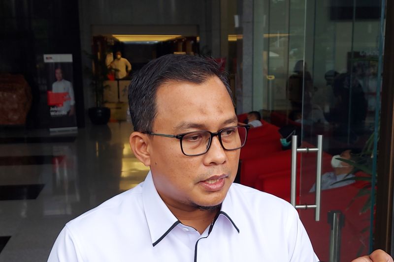 KPK sita sejumlah mobil mewah terkait kasus Lukas Enembe KPK sita sejumlah mobil mewah terkait kasus Lukas Enembe