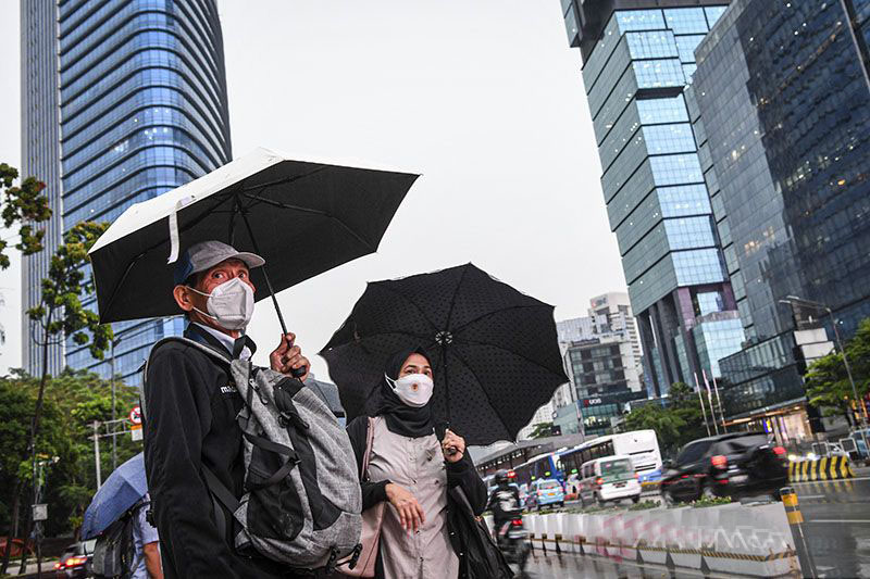 Hujan disertai angin kencang guyur Jakarta Selatan-Jakarta Barat