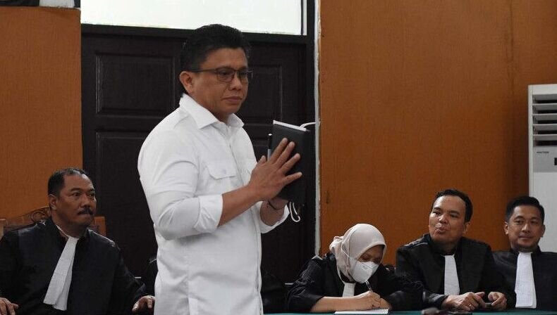 Ferdy Sambo kembali bantah janjikan uang ke Eliezer, Ricky, dan Kuat Ferdy Sambo kembali bantah janjikan uang ke Eliezer, Ricky, dan Kuat