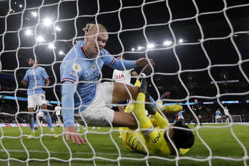 Manchester City balik taklukkan Spurs 4-2 untuk tempel ketat Arsenal Manchester City balik taklukkan Spurs 4-2 untuk tempel ketat Arsenal