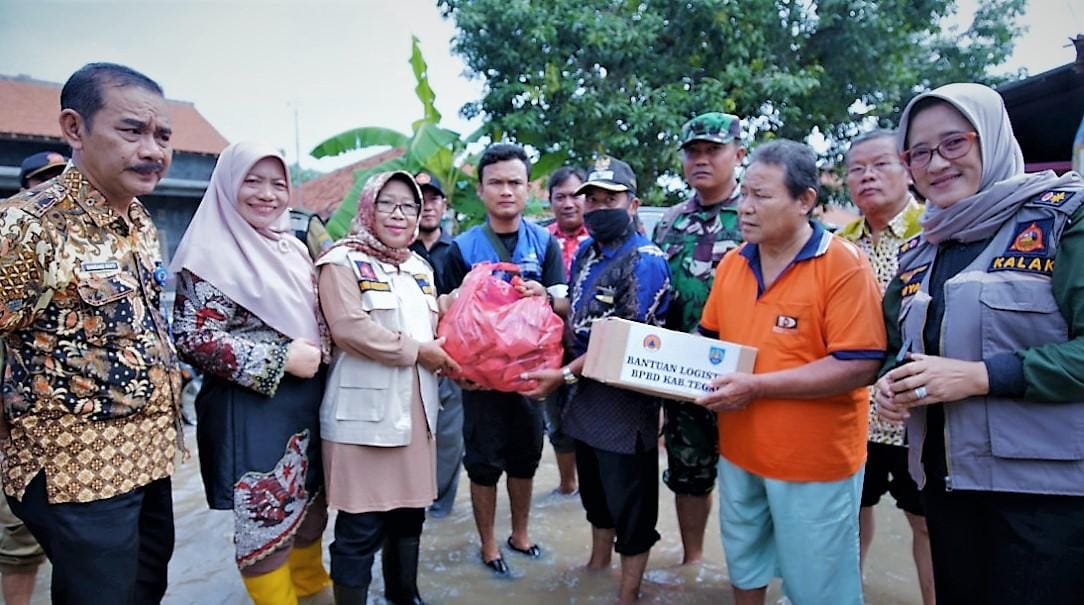 Pemkot dan BPBD salurkan bantuan untuk korban banjir Tegal