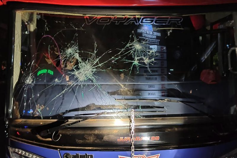 Polisi tangkap tujuh pelaku perusakan bus Tim Persis Solo Polisi tangkap tujuh pelaku perusakan bus Tim Persis Solo