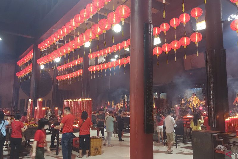 1.500 personel kepolisian jaga 44 vihara dan klenteng di Jakut 1.500 personel kepolisian jaga 44 vihara dan klenteng di Jakut