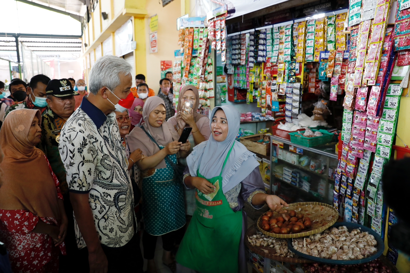 Ganjar pantau harga komoditas penyumbang kenaikan inflasi Jateng