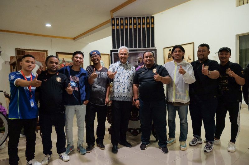 Ganjar gagas turnamen antarsuporter untuk persatuan Ganjar gagas turnamen antarsuporter untuk persatuan