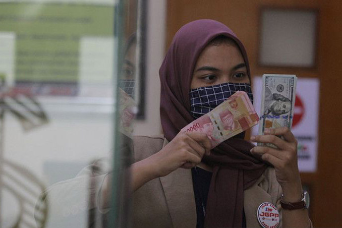 Rupiah Selasa pagi melemah 12 poin