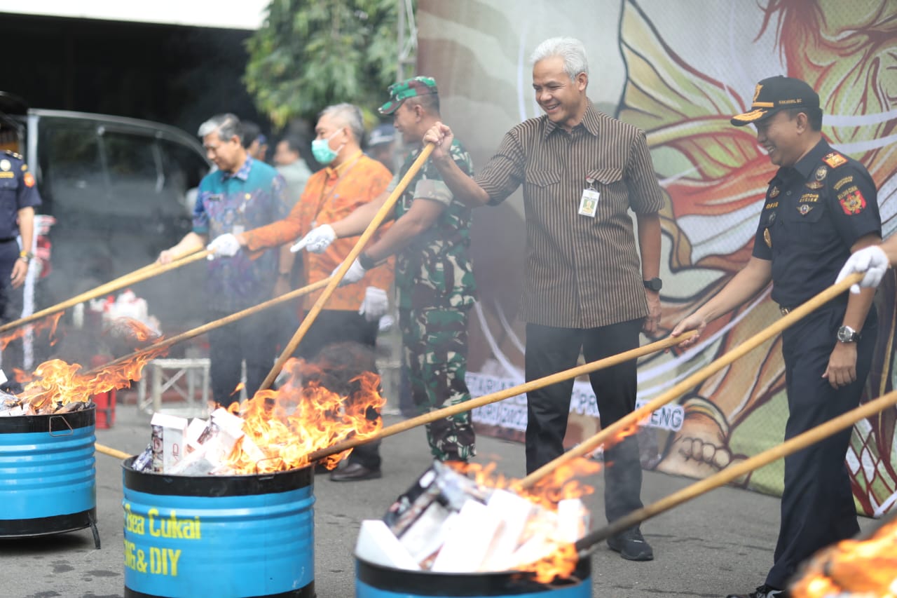 9,7 juta rokok ilegal dimusnahkan