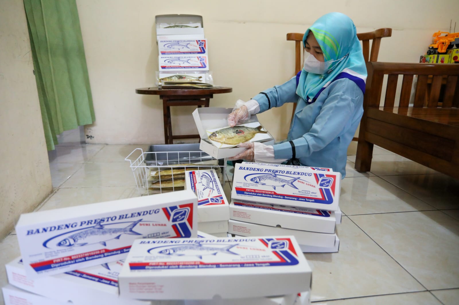 Nita kebanjiran order bandeng presto usai dipromosikan di lapak Ganjar Nita kebanjiran order bandeng presto usai dipromosikan di lapak Ganjar
