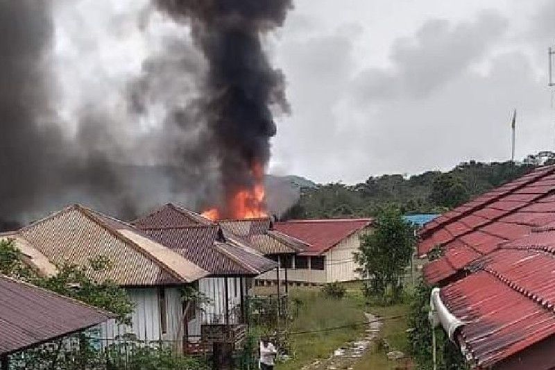 KSB pimpinan Nelson Mimin bakar sekolah dan tembak pesawat di Pegubin KSB pimpinan Nelson Mimin bakar sekolah dan tembak pesawat di Pegubin