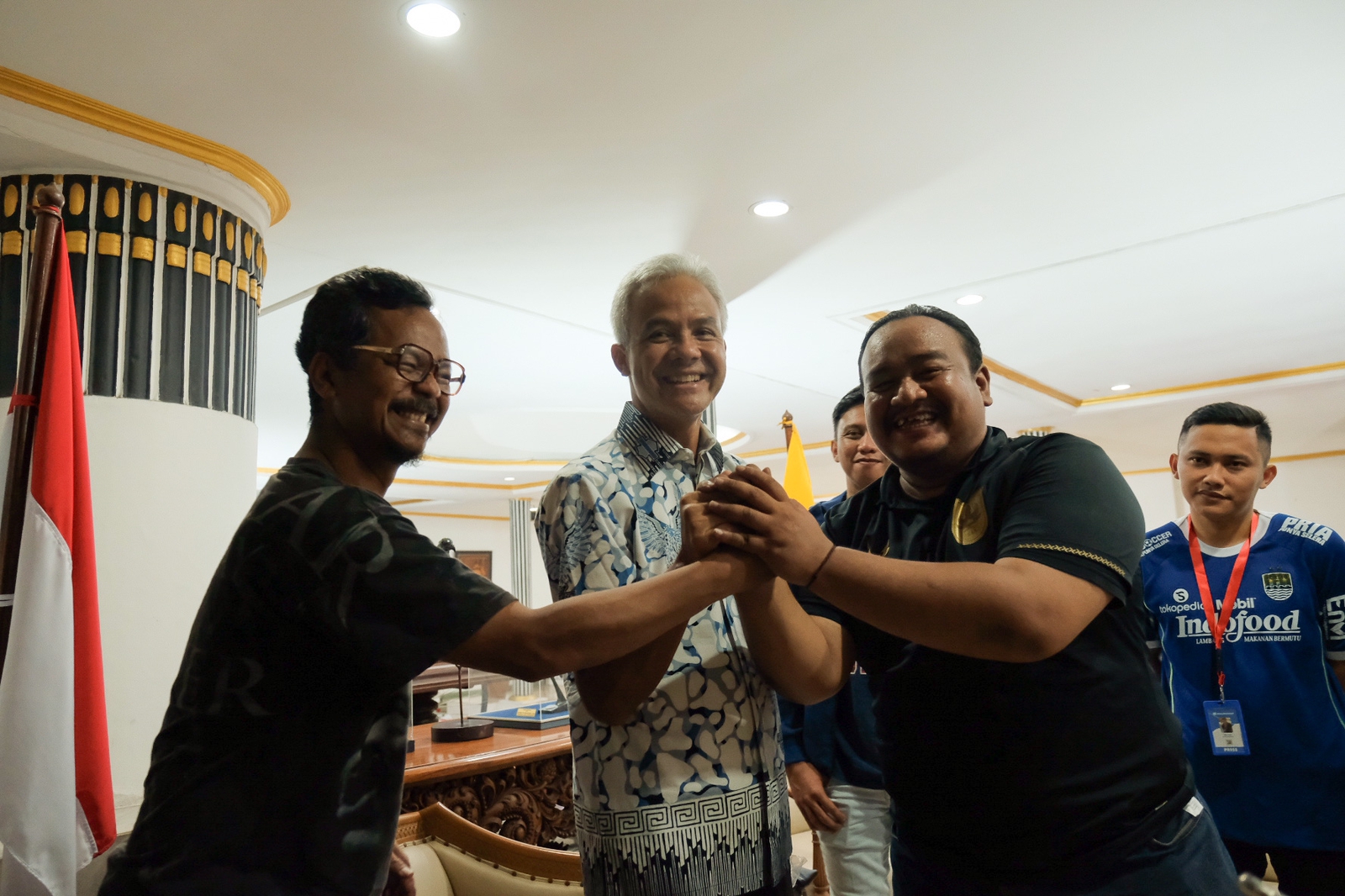 Ganjar satukan Viking dan Panser Biru, gagas turnamen antarsuporter Ganjar satukan Viking dan Panser Biru, gagas turnamen antarsuporter