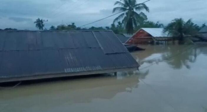 812 jiwa korban banjir di Langkahan, Aceh Utara mengungsi 812 jiwa korban banjir di Langkahan, Aceh Utara mengungsi