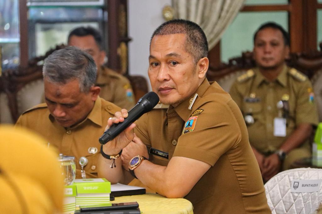 Masih ada ribuan pengungsi, Bupati Kudus minta bantuan pengusaha Masih ada ribuan pengungsi, Bupati Kudus minta bantuan pengusaha