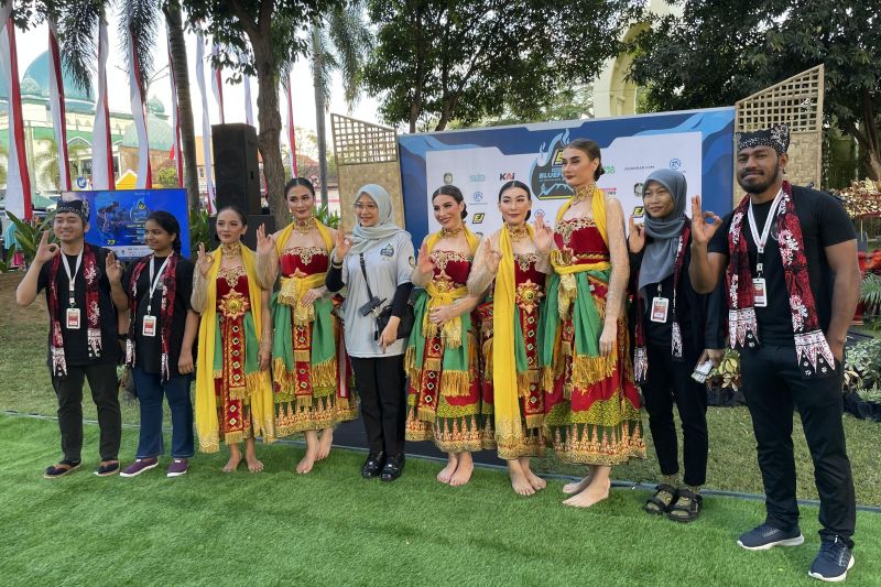 Pemuda mancanegara meriahkan pembukaan balap sepeda di Banyuwangi