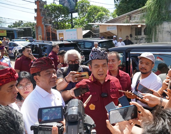 Pj Bupati Buleleng minta imigrasi tindak tegas WNA langgar aturan Pj Bupati Buleleng minta imigrasi tindak tegas WNA langgar aturan