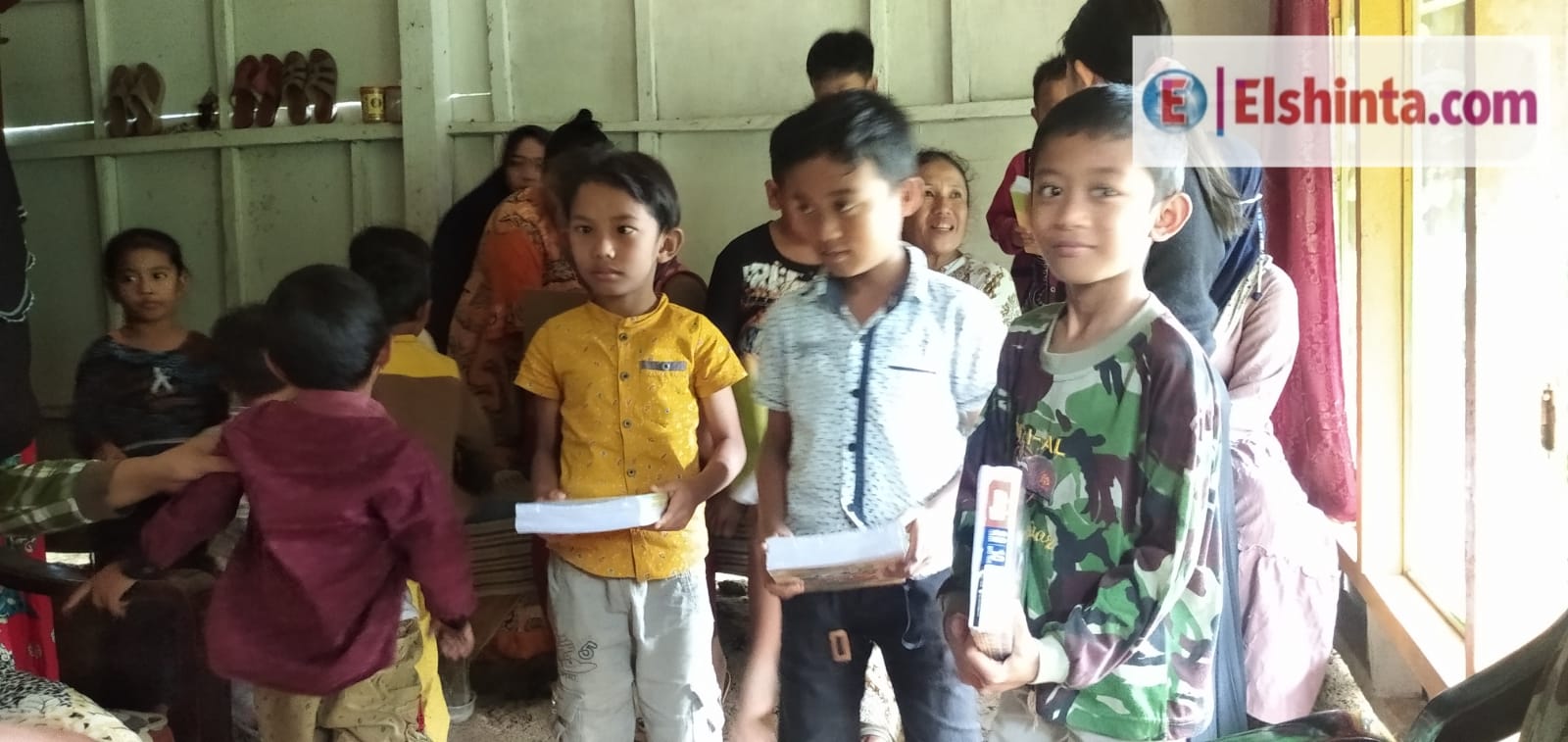Dorong giat belajar, legislator beri semangat murid tak mampu di Lumajang dan Jember Dorong giat belajar, legislator beri semangat murid tak mampu di Lumajang dan Jember