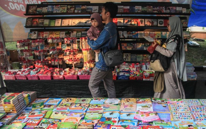 Sastra Indonesia dan puisi terus berkembang pada era modern