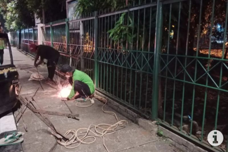 Pemprov DKI tambah penerangan di Hutan Kota Cawang Pemprov DKI tambah penerangan di Hutan Kota Cawang