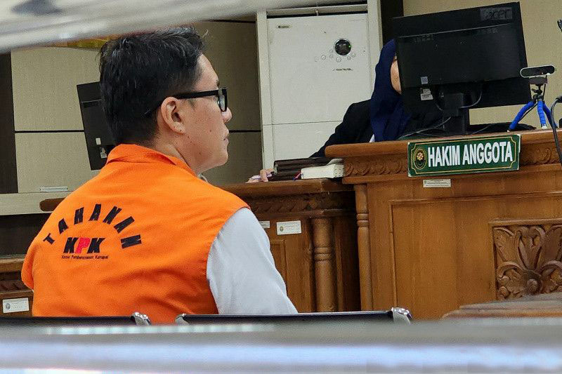 Dion Renato Sugiarto suap pejabat Ditjen Perkeretapaian Rp27,9 miliar Dion Renato Sugiarto suap pejabat Ditjen Perkeretapaian Rp27,9 miliar