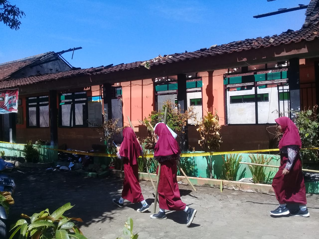 Kepsek SDN Pakis harap perbaikan dua ruang kelas yang terbakar segera terealisasi Kepsek SDN Pakis harap perbaikan dua ruang kelas yang terbakar segera terealisasi