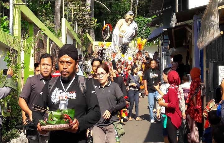 Warga Magelang gelar Gerebeg Suro dan Bakti Alam Gunung Tidar