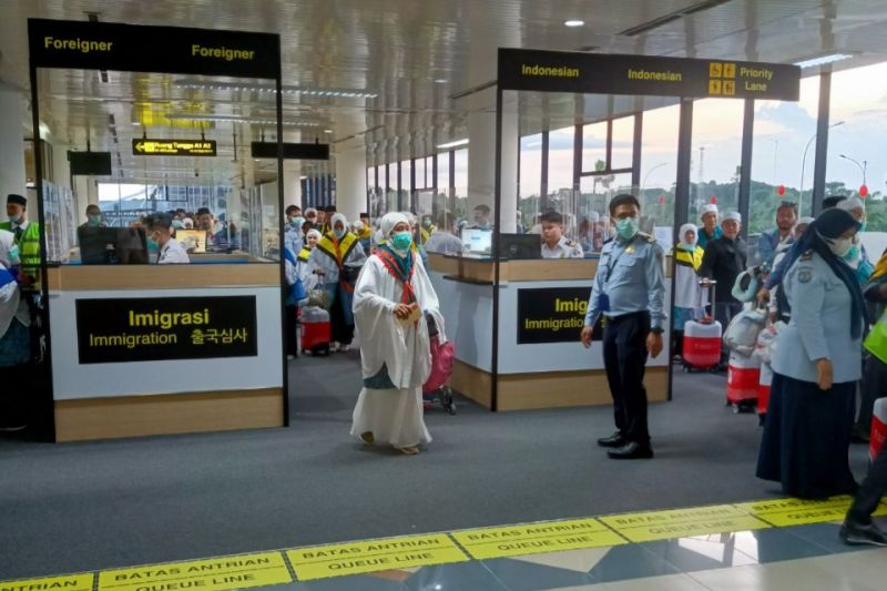 Bandara Batam tambah petugas khusus sambut kepulangan jamaah haji Bandara Batam tambah petugas khusus sambut kepulangan jamaah haji